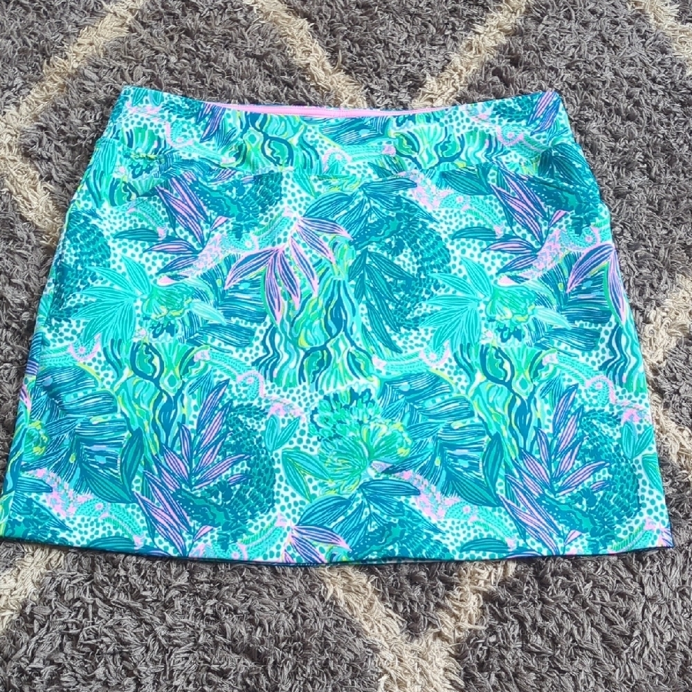 Lilly Pulitzer Luxletic Monica Skort in the Botanical Green Holiday 14 - Picture 1 of 8